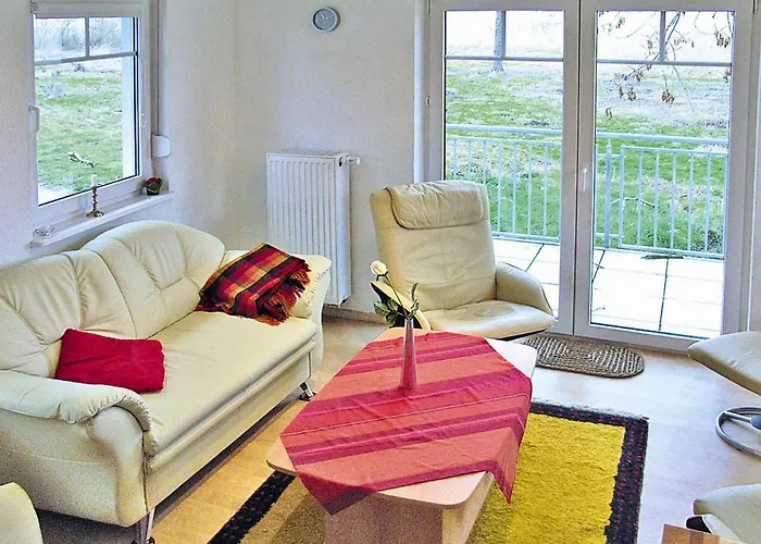 Am Kummerower See, * Kummerow (Mecklenburgische Seenplatte)